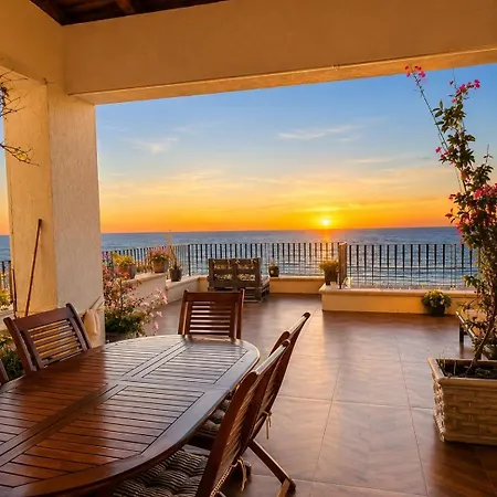 Apartmán Beachfront Family Penthouse